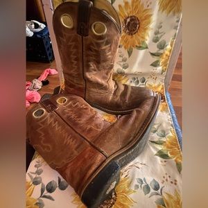 Boots size 5
